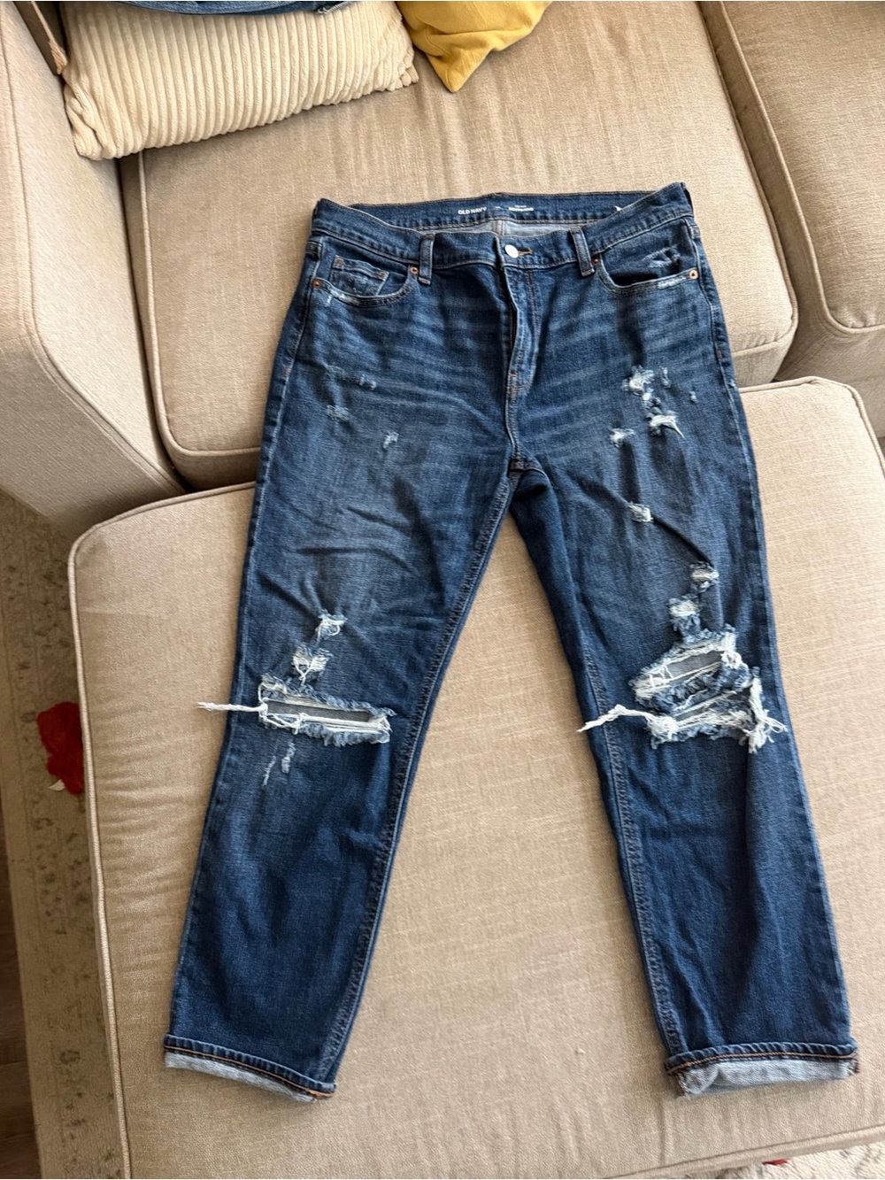 Old Navy Mid-Rise Boyfriend Jeans Distressed Straight Leg Jeans in Blue